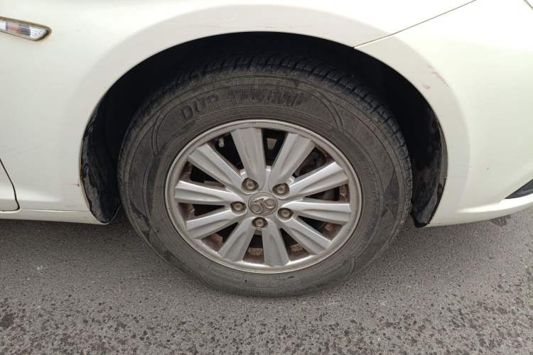Used BAIC Senova D50 2014 1.5L manual standard version Right Front Wheel Hub