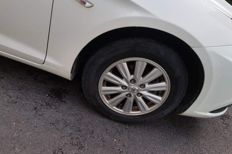 Used BAIC Senova D50 2014 1.5L CVT Standard Edition Right Front Wheel Hub
