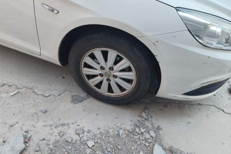 Used BAIC Senova D50 2014 1.5L manual standard version Right Front Wheel Hub