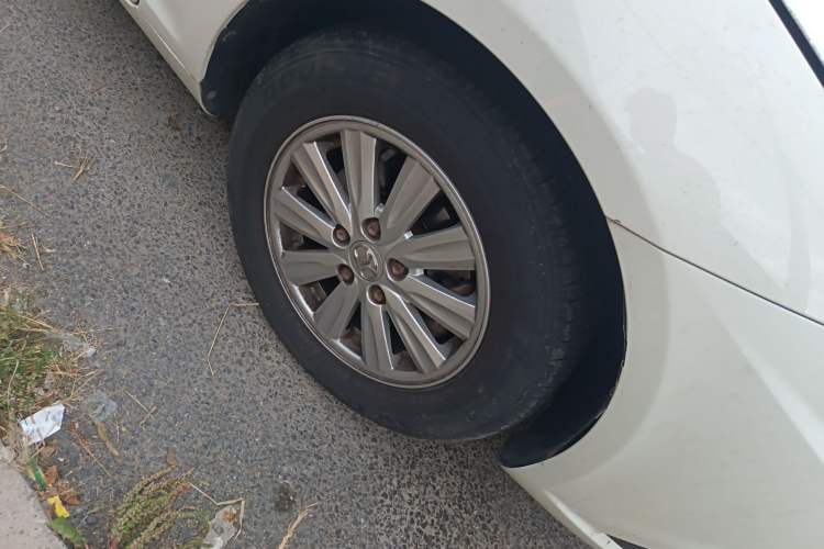 Used BAIC Senova D50 2014 1.5L manual standard version Right Front Wheel Hub