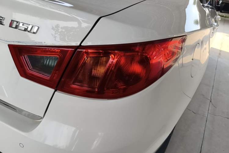 Used BAIC Senova D50 2014 1.5L manual comfort version Right Rear Taillight