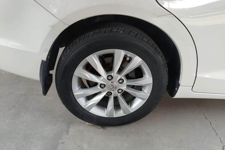 Used BAIC Senova D50 2014 1.5L manual comfort version Right Rear Wheel Hub
