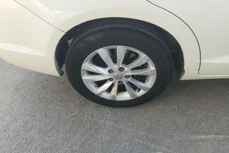 Used BAIC Senova D50 2014 1.5L manual comfort version Right Rear Wheel Hub