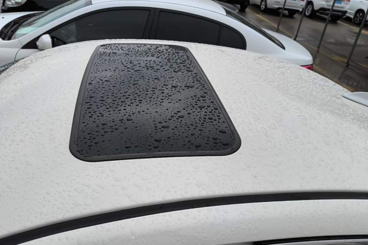 Used BAIC Senova D50 2014 1.5L manual comfort version Roof