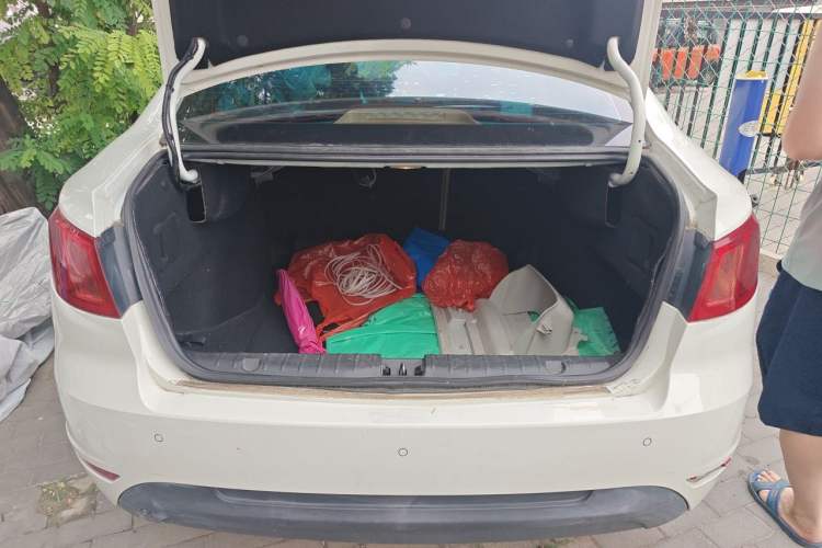 Used BAIC Senova D50 2014 1.5L CVT Standard Edition Trunk