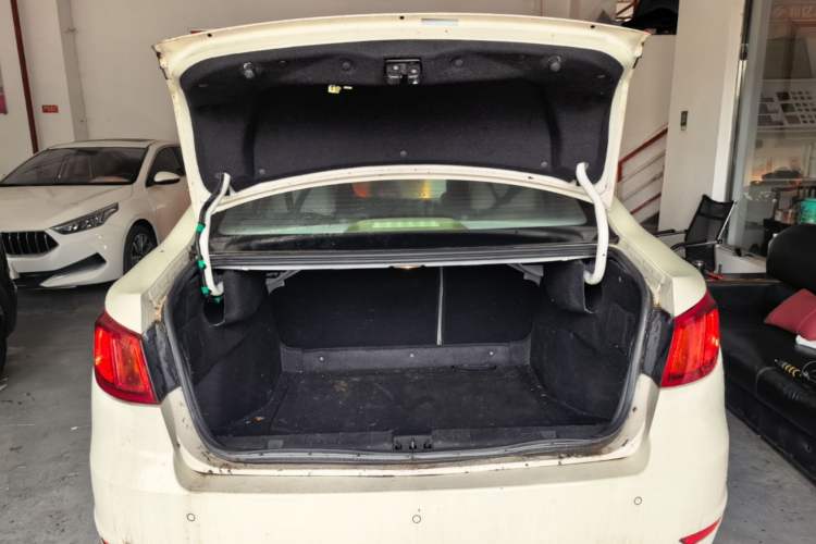 Used BAIC Senova D50 2014 1.5L CVT Standard Edition Trunk