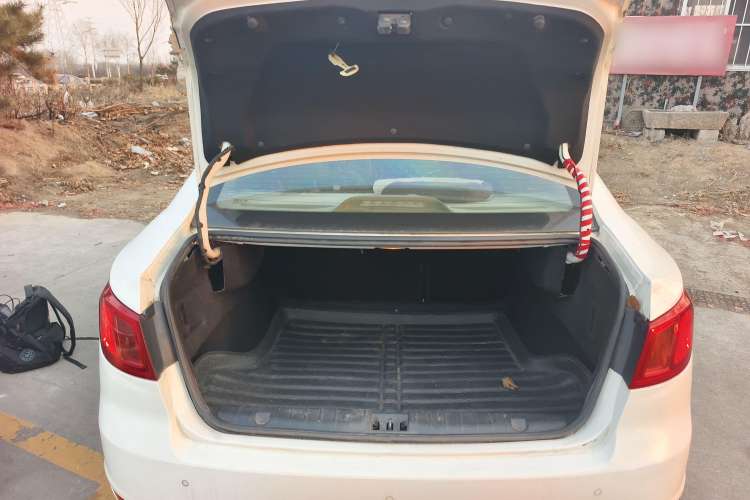 Used BAIC Senova D50 2014 1.5L manual standard version Trunk