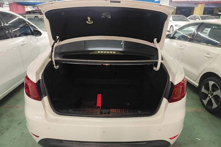 Used BAIC Senova D50 2014 1.5L CVT Standard Edition Trunk