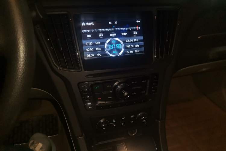 Used BAIC Senova D50 2014 1.5L CVT Standard Edition Audio And AC Panel