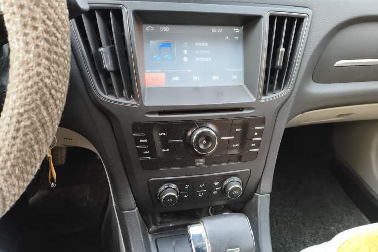 Used BAIC Senova D50 2015 1.5L CVT Standard Value Navigation Edition Audio And AC Panel