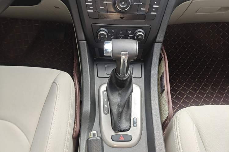 Used BAIC Senova D50 2015 1.5L CVT Standard Value Navigation Edition Gear Lever