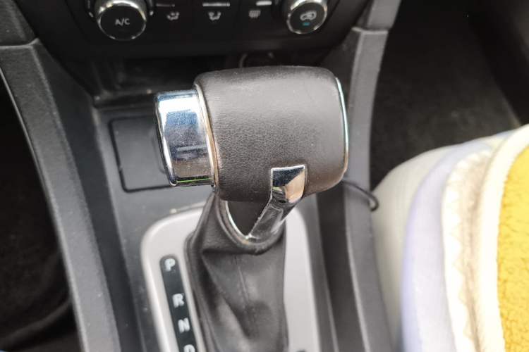 Used BAIC Senova D50 2015 1.5L CVT Standard Value Navigation Edition Gear Lever