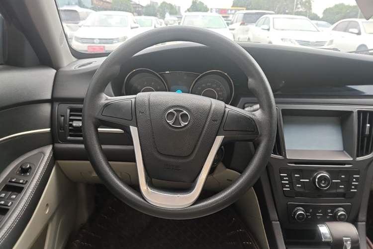 Used BAIC Senova D50 2015 1.5L CVT Standard Value Navigation Edition Steering Wheel