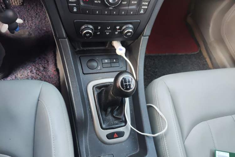 Used BAIC Senova D50 2015 1.5L Manual Comfort Value Navigation Edition Gear Lever