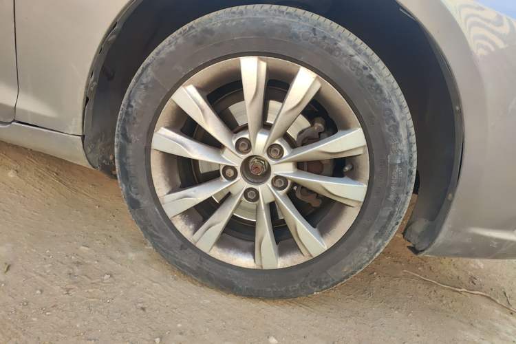 Used BAIC Senova D50 2015 1.5L Manual Comfort Value Navigation Edition Right Front Wheel Hub