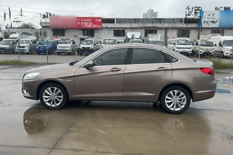 Used BAIC Senova D50 2015 1.5L Manual Comfort Value Navigation Edition Exterior 5
