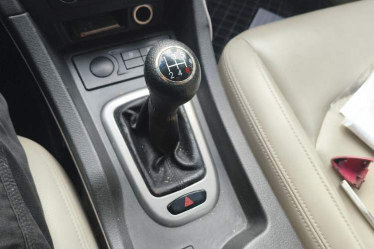 Used BAIC Senova D50 2015 1.5L Manual Comfort Value Navigation Edition Gear Lever