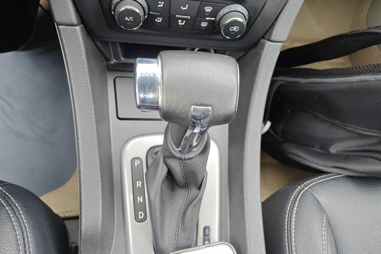 Used BAIC Senova D50 2015 1.5L CVT Standard Value Navigation Edition Gear Lever