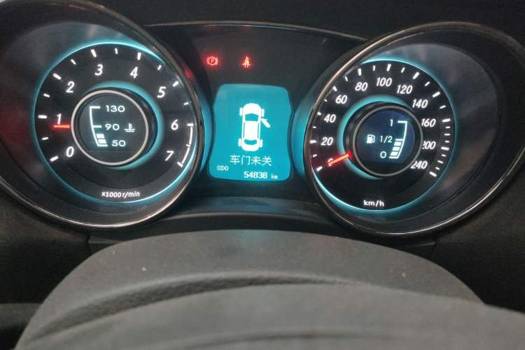Used BAIC Senova D50 2015 1.5L Manual Comfort Value Navigation Edition Odometer Close Up
