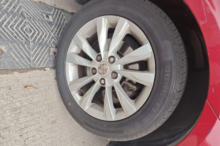Used BAIC Senova D50 2015 1.5L Manual Comfort Value Navigation Edition Right Front Wheel Hub