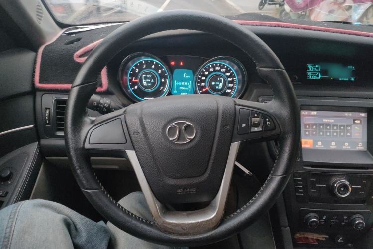 Used BAIC Senova D50 2015 1.5L Manual Comfort Value Navigation Edition Steering Wheel