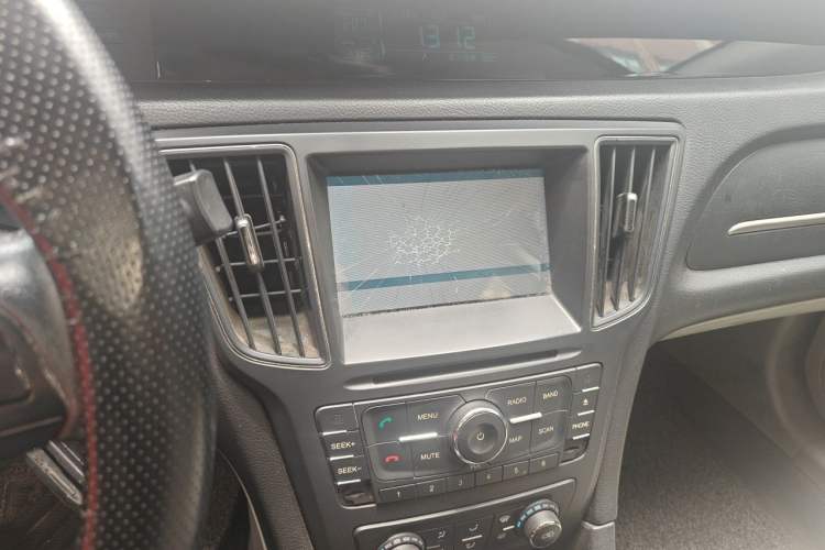 Used BAIC Senova D50 2015 1.5L Manual Comfort Value Navigation Edition Audio And AC Panel