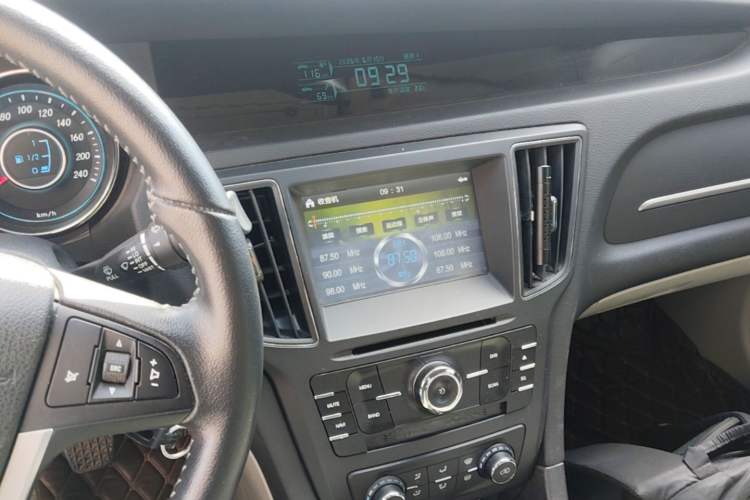Used BAIC Senova D50 2015 1.5L Manual Comfort Value Navigation Edition Audio And AC Panel