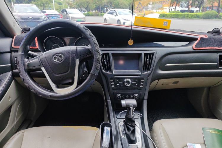 Used BAIC Senova D50 2015 1.5L CVT Standard Value Navigation Edition Center Console