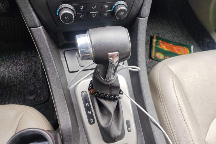 Used BAIC Senova D50 2015 1.5L CVT Standard Value Navigation Edition Gear Lever