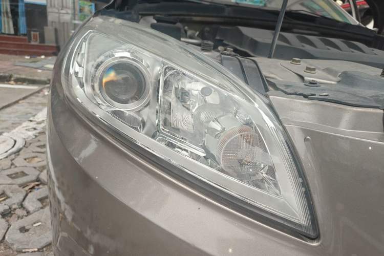 Used BAIC Senova D50 2015 1.5L Manual Comfort Value Navigation Edition Right Front Headlight