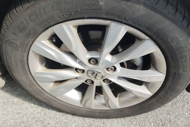 Used BAIC Senova D50 2015 1.5L Manual Comfort Value Navigation Edition Right Front Wheel Hub