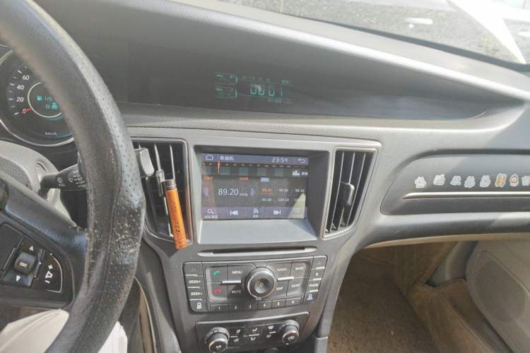 Used BAIC Senova D50 2015 1.5L Manual Comfort Value Navigation Edition Audio And AC Panel