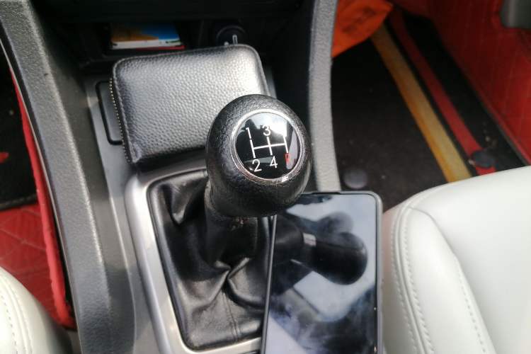 Used BAIC Senova D50 2015 1.5L Manual Comfort Value Navigation Edition Gear Lever