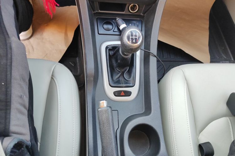 Used BAIC Senova D50 2015 1.5L Manual Comfort Value Navigation Edition Gear Lever