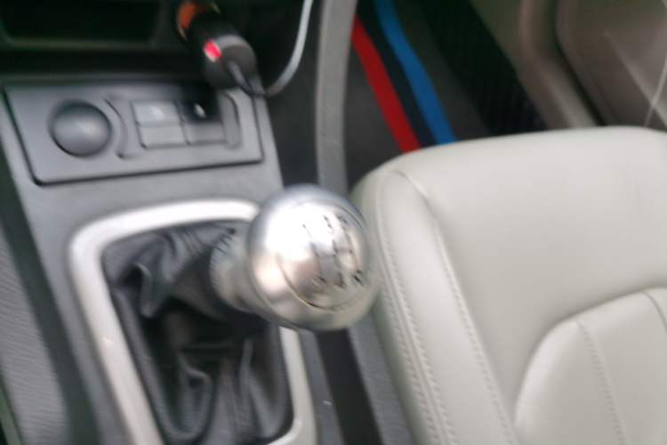 Used BAIC Senova D50 2015 1.5L Manual Comfort Value Navigation Edition Gear Lever