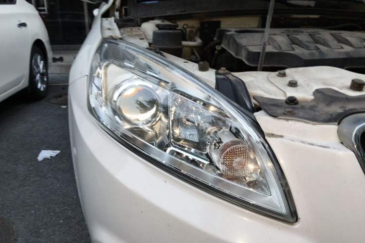 Used BAIC Senova D50 2015 1.5L Manual Comfort Value Navigation Edition Right Front Headlight