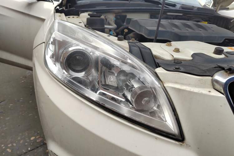 Used BAIC Senova D50 2015 1.5L Manual Comfort Value Navigation Edition Right Front Headlight
