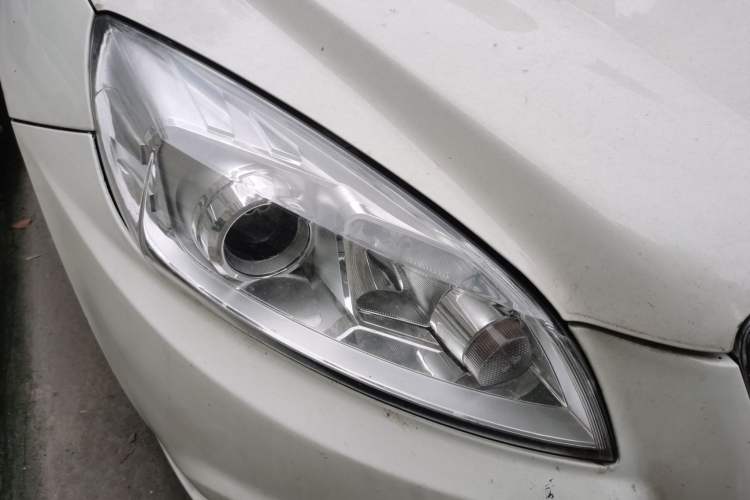Used BAIC Senova D50 2015 1.5L Manual Comfort Value Navigation Edition Right Front Headlight