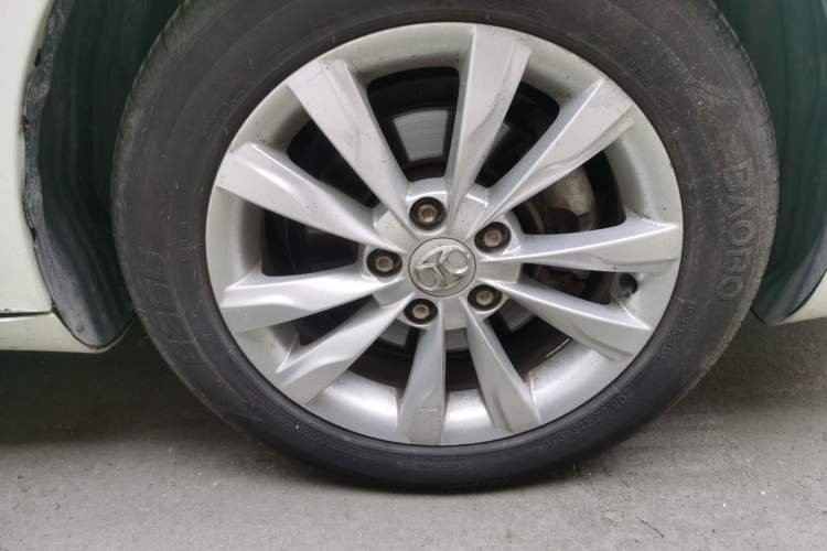 Used BAIC Senova D50 2015 1.5L Manual Comfort Value Navigation Edition Right Front Wheel Hub