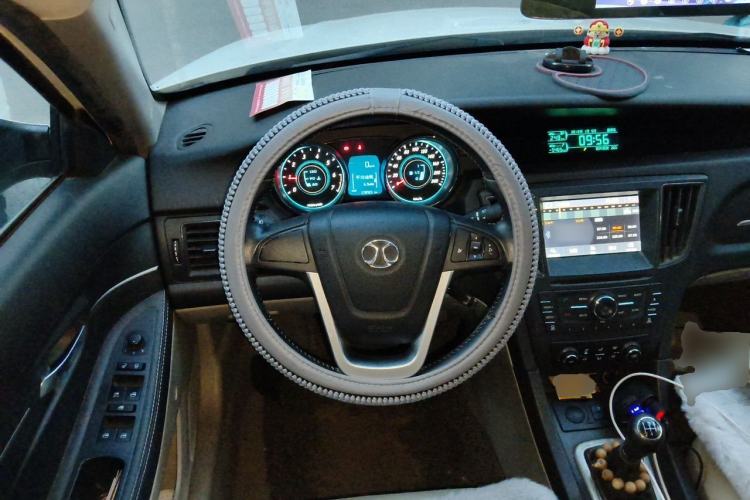 Used BAIC Senova D50 2015 1.5L Manual Comfort Value Navigation Edition Steering Wheel