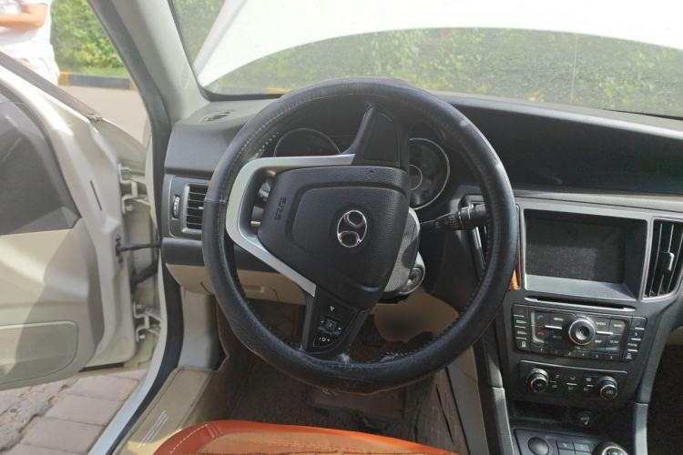 Used BAIC Senova D50 2015 1.5L Manual Comfort Value Navigation Edition Steering Wheel