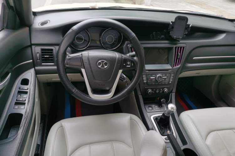 Used BAIC Senova D50 2015 1.5L Manual Comfort Value Navigation Edition Steering Wheel