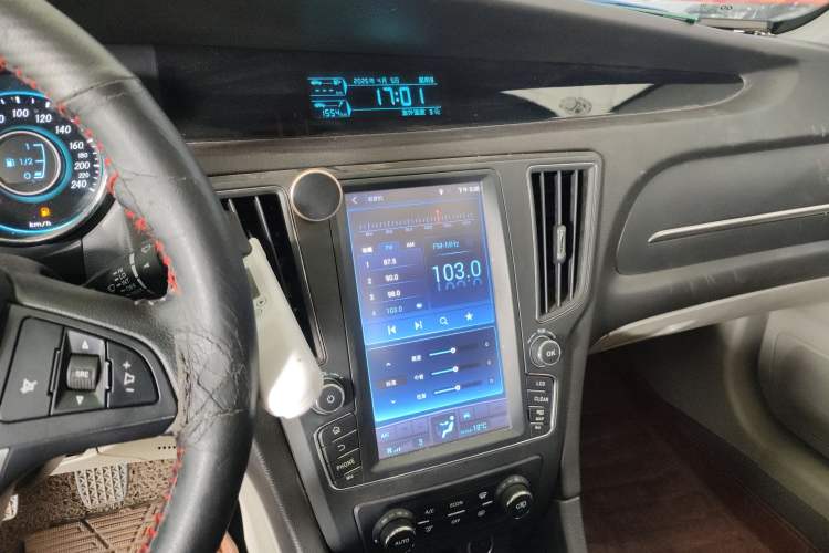 Used BAIC Senova D50 2016 1.5L Manual Elite Edition Audio And AC Panel
