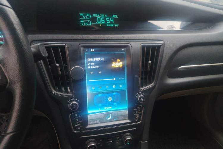 Used BAIC Senova D50 2016 1.5L Manual Elite Edition Audio And AC Panel