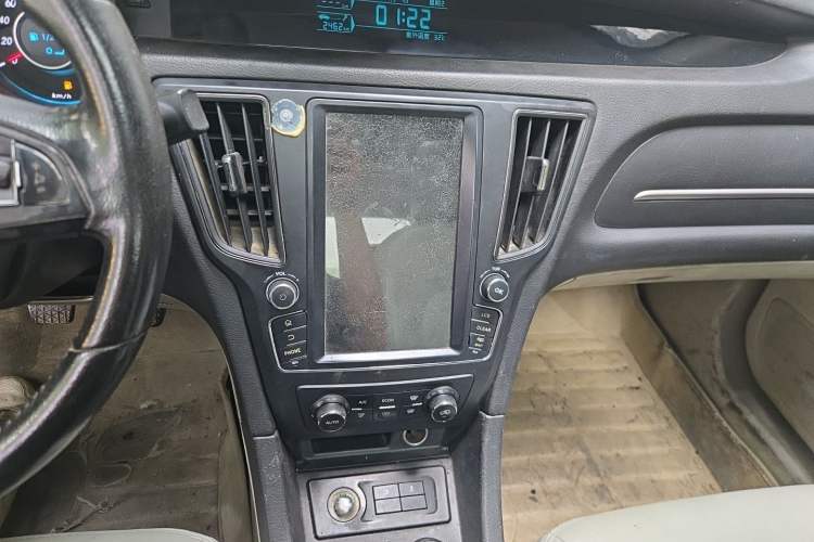 Used BAIC Senova D50 2016 1.5L Manual Elite Edition Audio And AC Panel