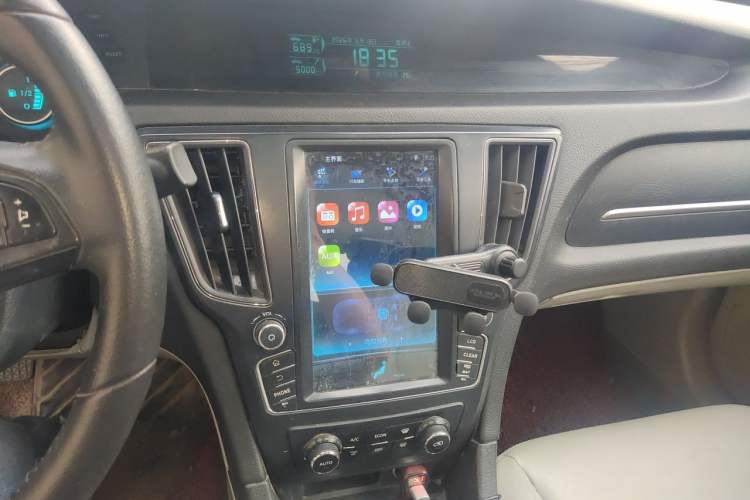 Used BAIC Senova D50 2016 1.5L Manual Elite Edition Audio And AC Panel
