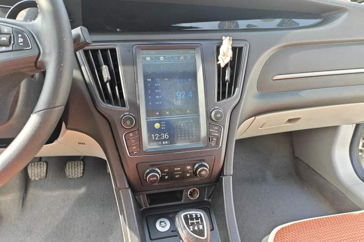 Used BAIC Senova D50 2016 1.5L Manual Elite Edition Audio And AC Panel