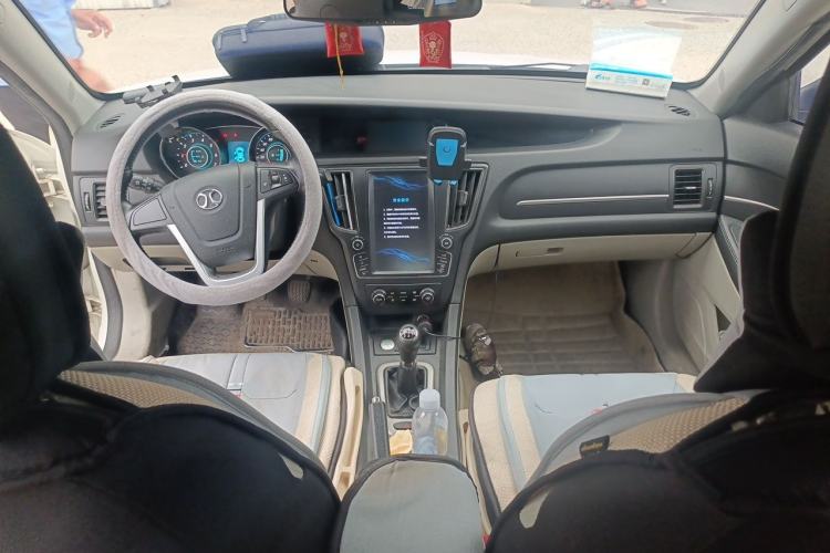Used BAIC Senova D50 2016 1.5L Manual Elite Edition Center Console