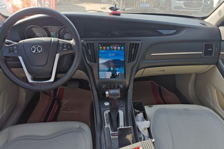 Used BAIC Senova D50 2016 1.5L CVT Elite Edition Center Console