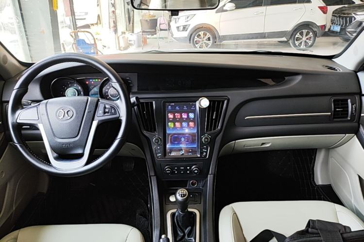 Used BAIC Senova D50 2016 1.5L Manual Elite Edition Center Console